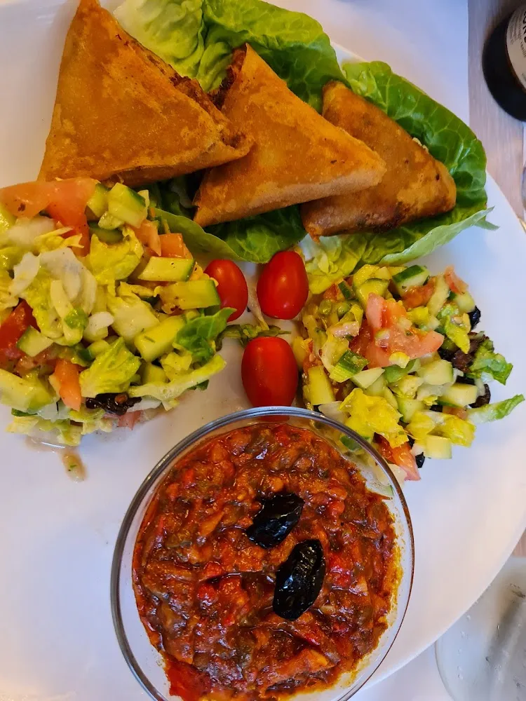 Briouanes Et Salade Mechouia
